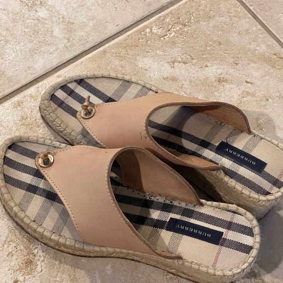 Authentic BURBERRY Thong Espadrilles, European size 40 - Picture 2 of 11